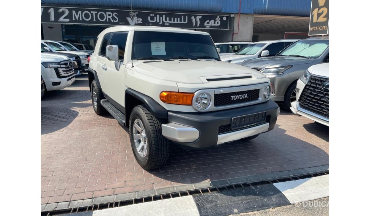 Toyota FJ Cruiser TOYOTA FJCRUISER GXR SERVICE CONTRACT FROM ALFUTTAIM  WARRANTY FROM ALFUTTAIM