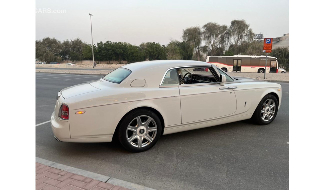 Rolls-Royce Phantom Std Coupe 2016 - GCC - Fully Loaded - Very Low Mileage