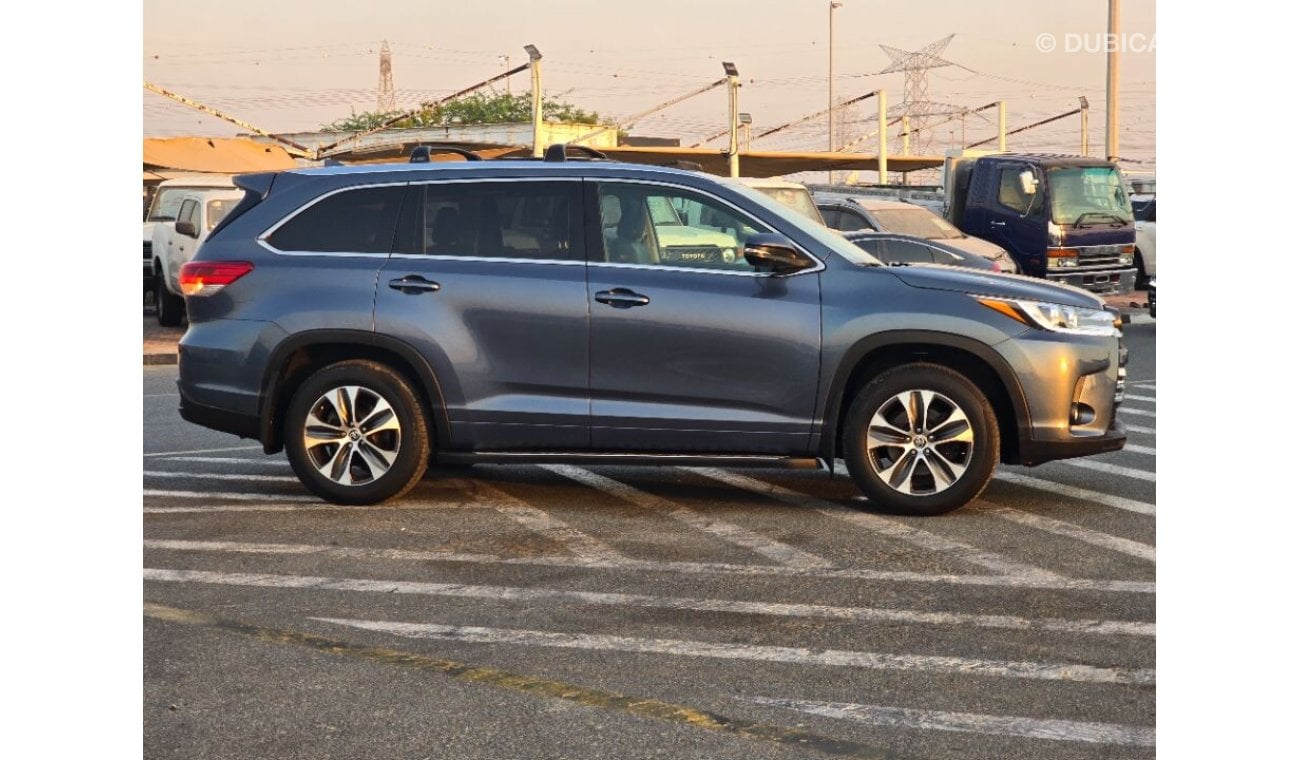 Toyota Highlander Limited Paranomic Roof , 360 camera and 4x4