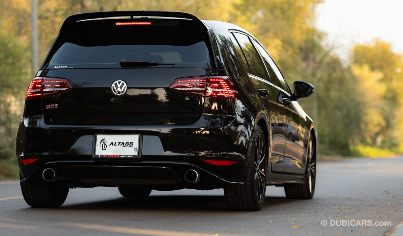 Volkswagen Golf GTI AED 874x60 | GCC | 2017 | Volkswagen GTI Clubsport | Perfect Condition