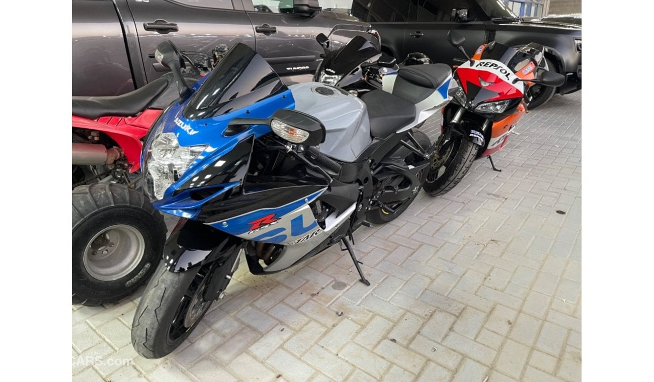 Suzuki GSX R 600CC