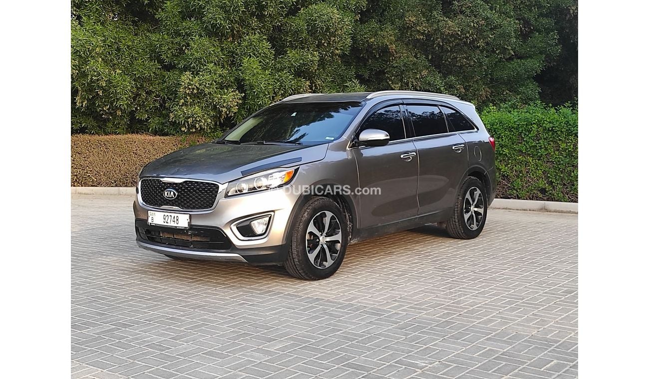 كيا سورينتو Base 2.4L FWD Kia Sorrento 2016 V4  7 seater full automatic