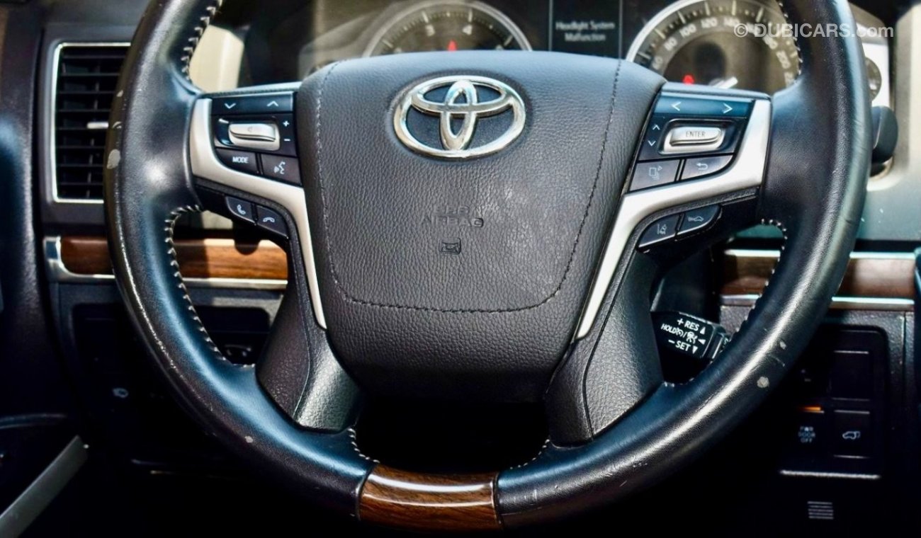 تويوتا لاند كروزر Toyota landcuriser VXR 5.7 V8 Full option