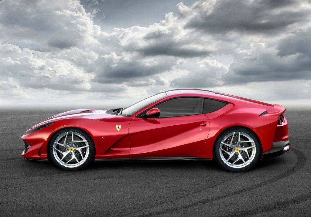 Ferrari 812 Superfast exterior - Side Profile