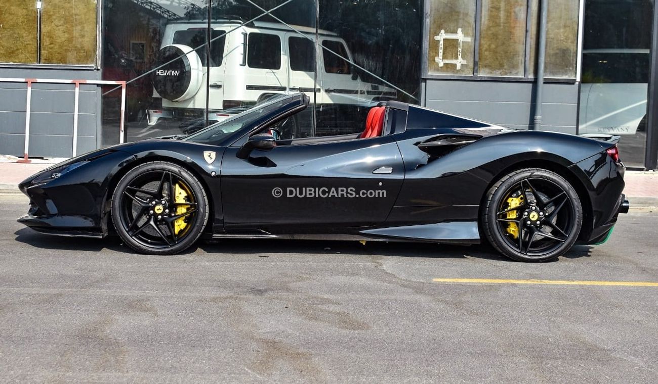 Ferrari F8 Spider 2020 - GCC - Under Warranty - 10,000 KMs only - Wrap in black/ Yellow Original