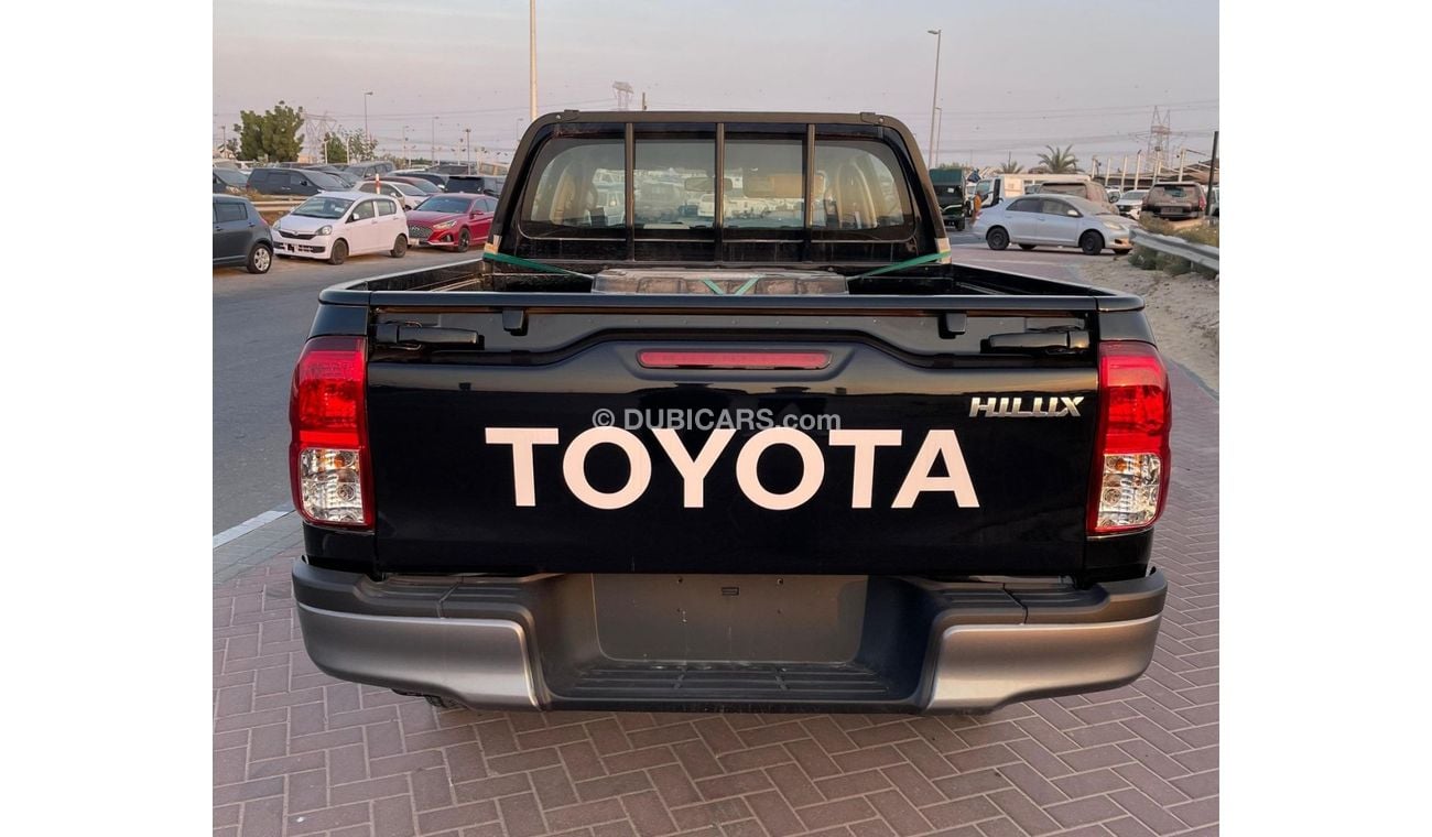 Toyota Hilux TOYOTA HILUX 2.4 DC DSL 4x4 MT POWER WINDOWS