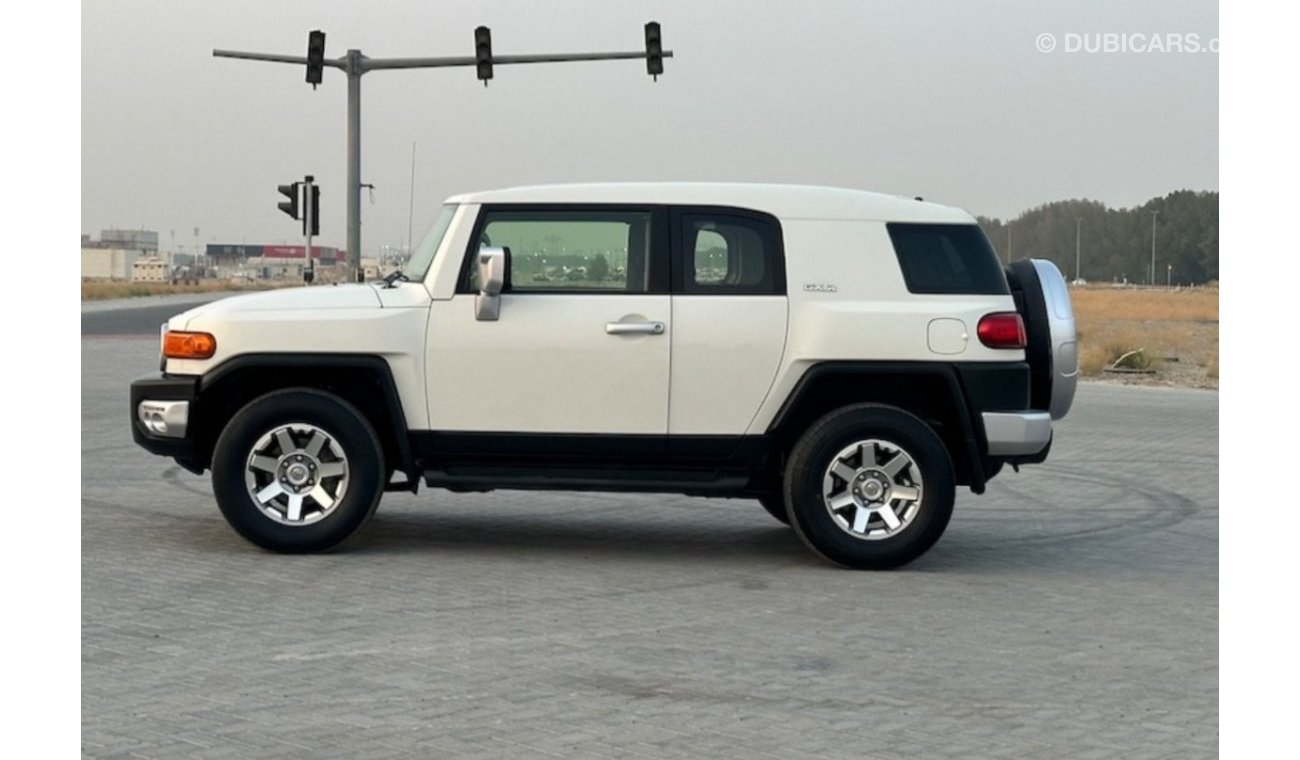 تويوتا إف جي كروزر Toyota FJ Cruiser 2022 GCC Petrol left hand Drive very excellent