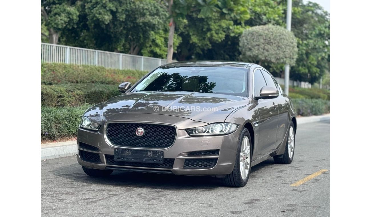 Jaguar XE HSE 2.0L (250 HP)