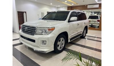 Toyota Land Cruiser VXR 5.7L 4WD