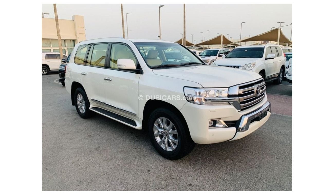 Used Toyota Land Cruiser GXR 2017 for sale in Sharjah - 633787