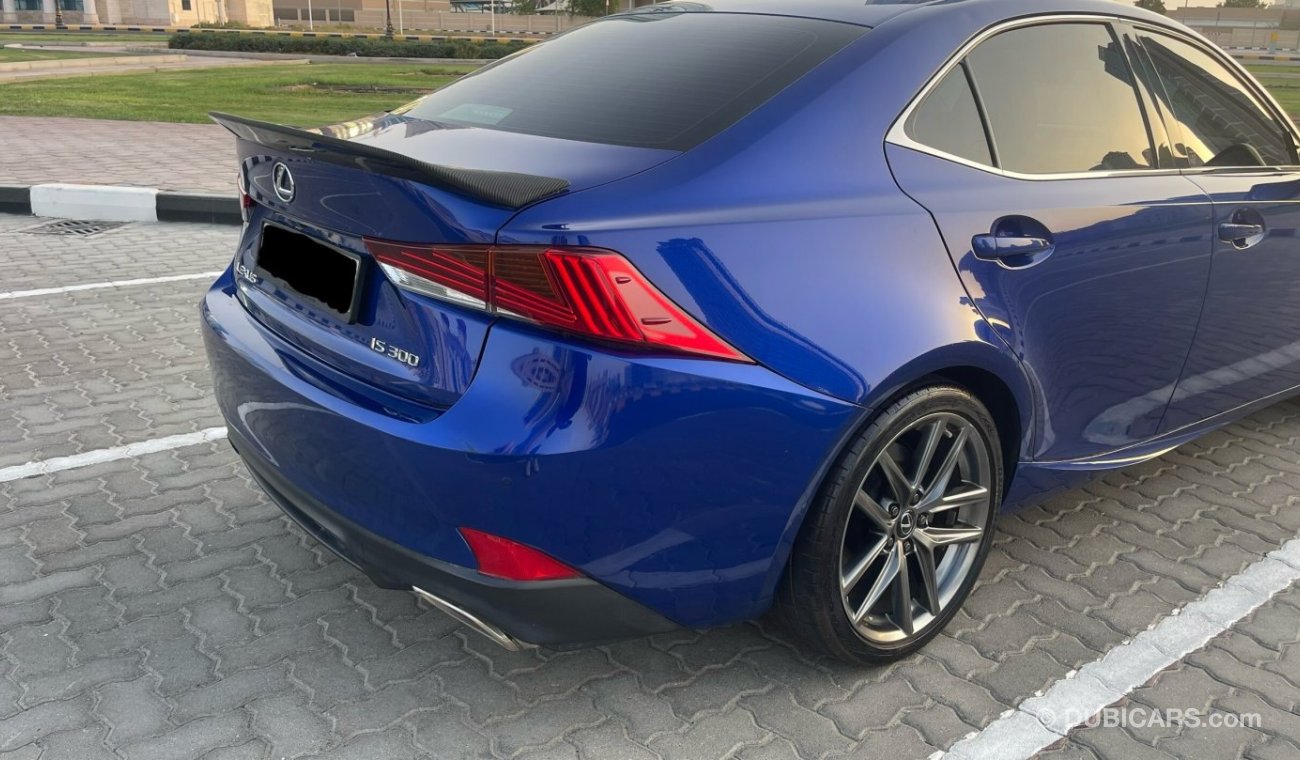 لكزس IS 300 F Sport 2.0L GCC