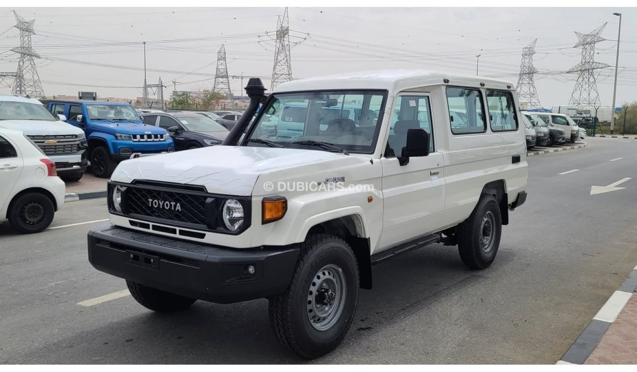 تويوتا لاند كروزر هارد توب TOYOTA LAND CRUISER 78 SERIES 4.0L PETROL AUTOMATIC GEAR 2024