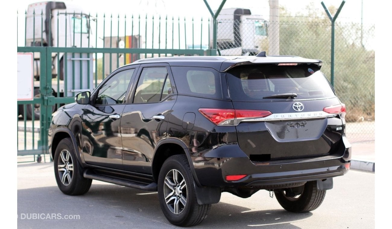 تويوتا فورتونر Toyota Fortuner EXR 2017 Petrol V4 Left hand Drive