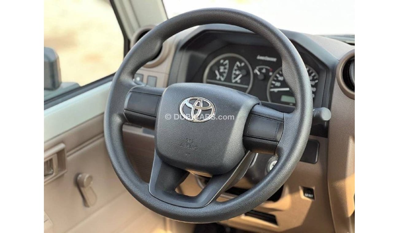 Toyota Land Cruiser Pick Up LC79 S/C 4.5L V8 DSL M/T //2024// STANDER OPTION WITH COOL BOX , AIR COMPRESSOR , WIRELESS CHARGER /