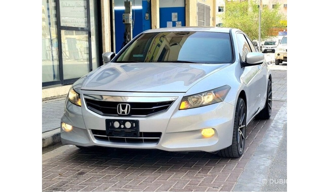 Honda Accord Honda accord  gcc  2012 coupe with sunroof