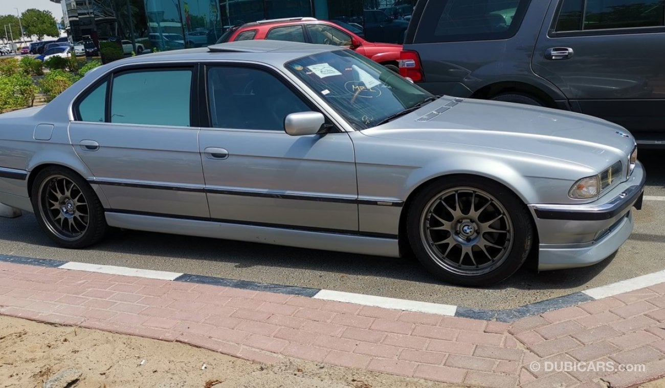 بي أم دبليو 750Li 750 il v12