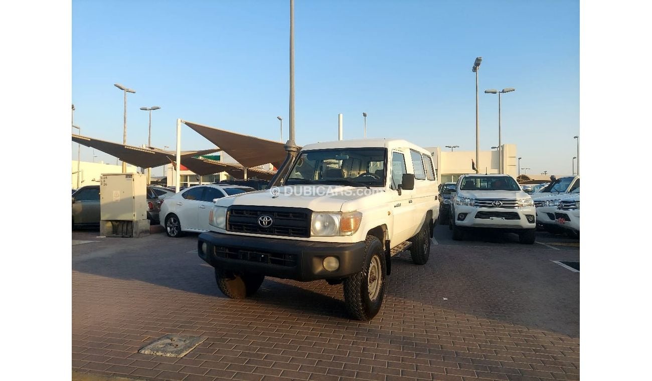 تويوتا لاند كروزر هارد توب 78 HARDTOP 4.2L DIESEL MANUAL TRANSMISSION