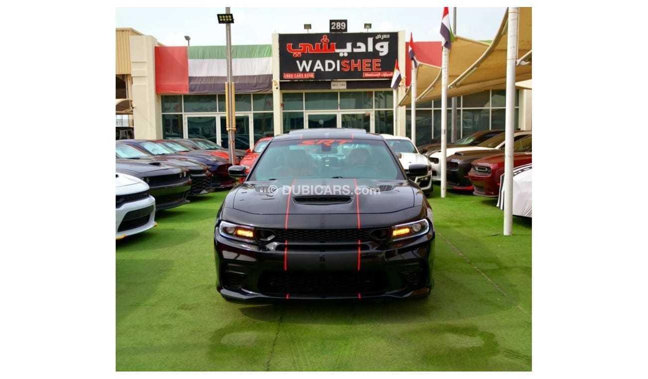 Dodge Charger 3.6L SXT Plus The base engine is a 3.6-liter V6 with 292 horsepower and 352 Nm of torque. The engine