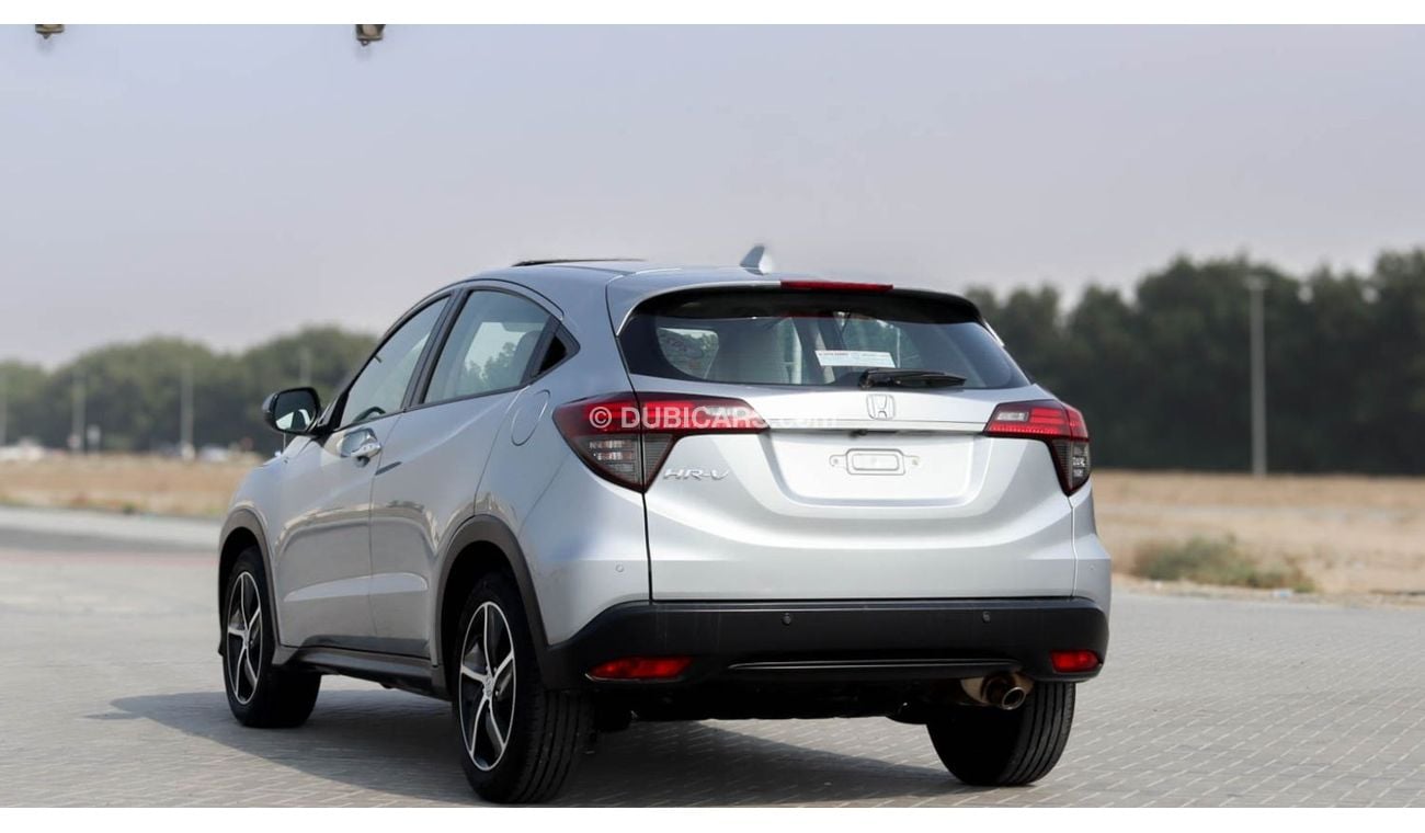 هوندا HRV LX 1.5L Honda HRV 1.8L 2021 GCC accident free in excellent condition 1175 P.M