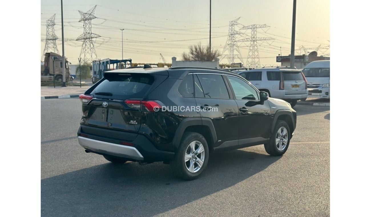 تويوتا راف ٤ TOYOTA RAV4 XLE Hybrid