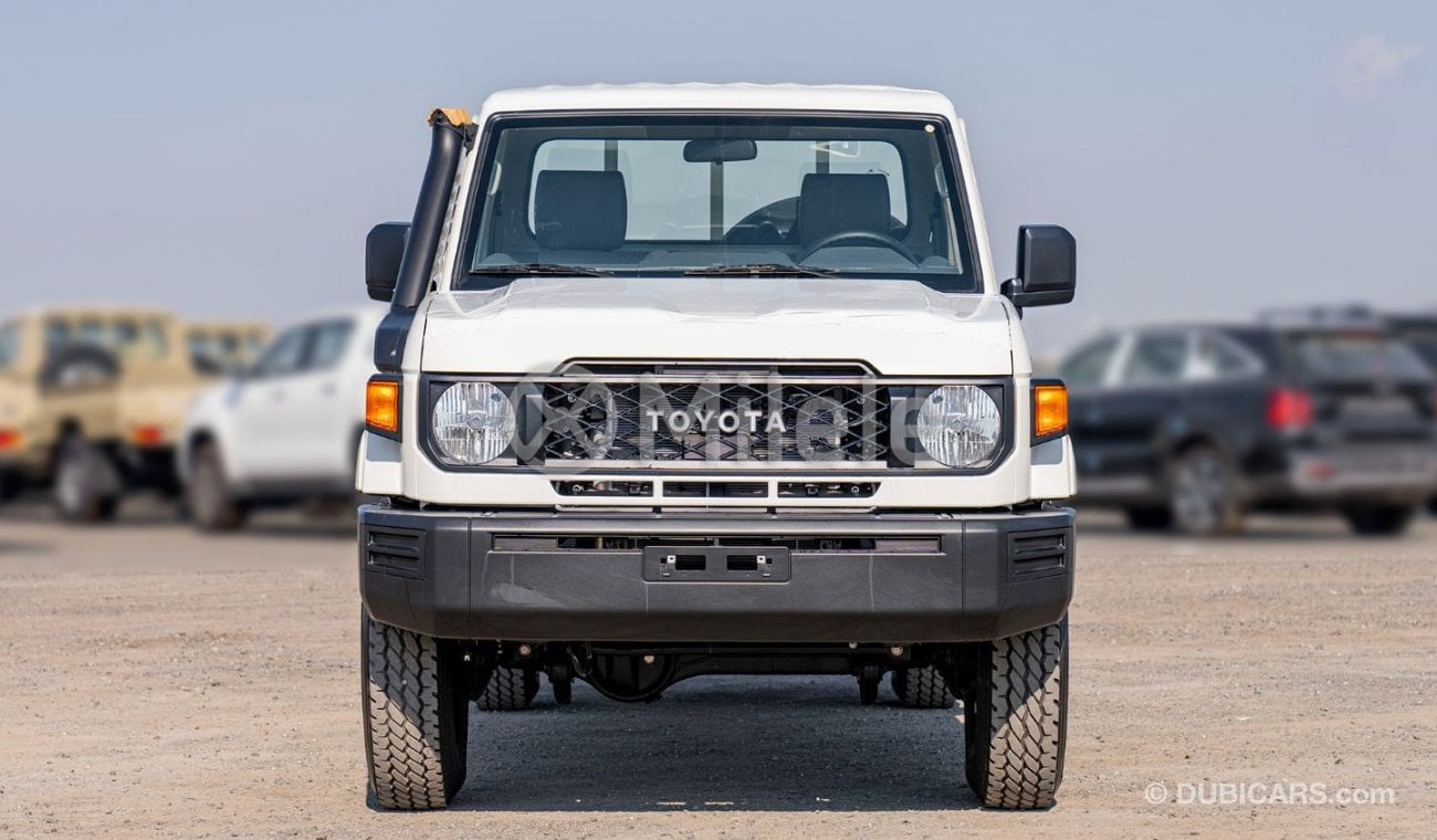 تويوتا لاند كروزر بيك آب LC79SC 4.0L PETROL - WHITE: POWER WINDOW, DIFF LOCK, NEW SHAPE (EXPORT ONLY)