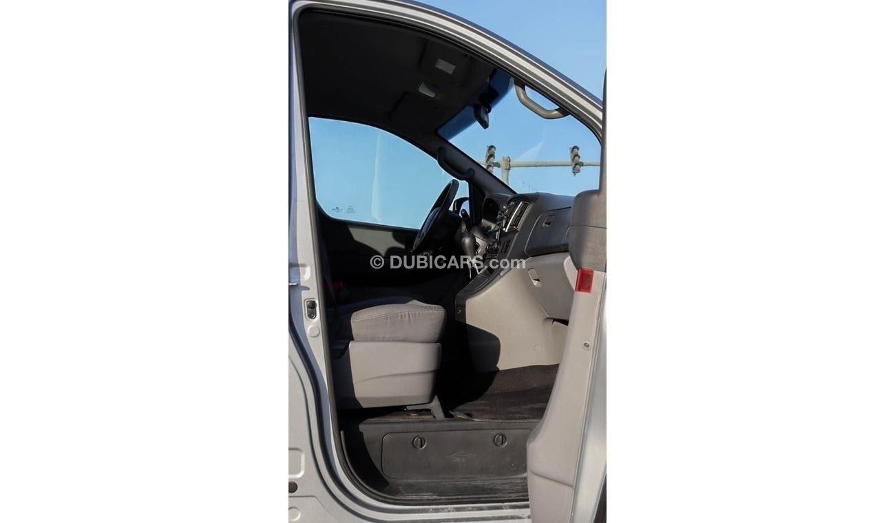 هيونداي H-1 Hyundai H1 2.4L 2020 GCC accident free in excellent condition 1260 P.M