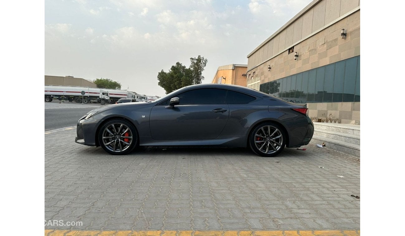 لكزس RC 350 F سبورت