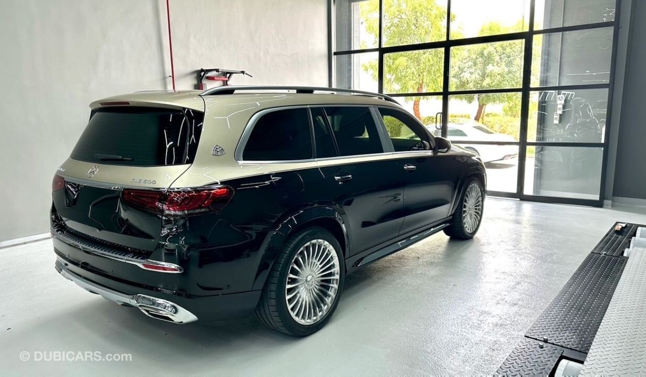 مرسيدس بنز GLS 600 Maybach Golden-black