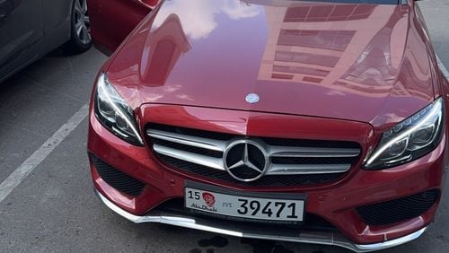 مرسيدس بنز C200 احمر