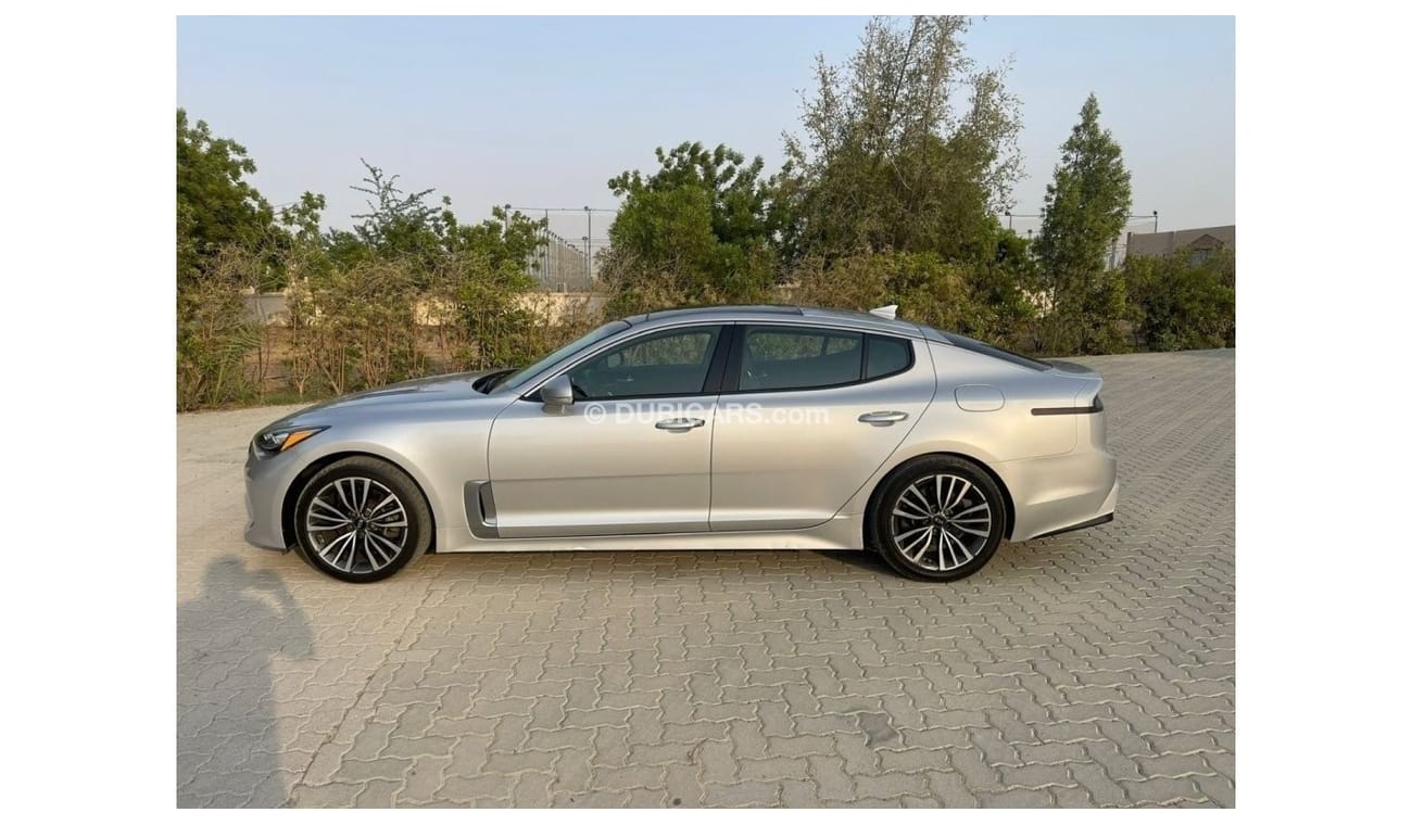 Kia Stinger GT Kia Stinger Premium 2018 Silver 2.0L vin: KNAE25LA9J6021345