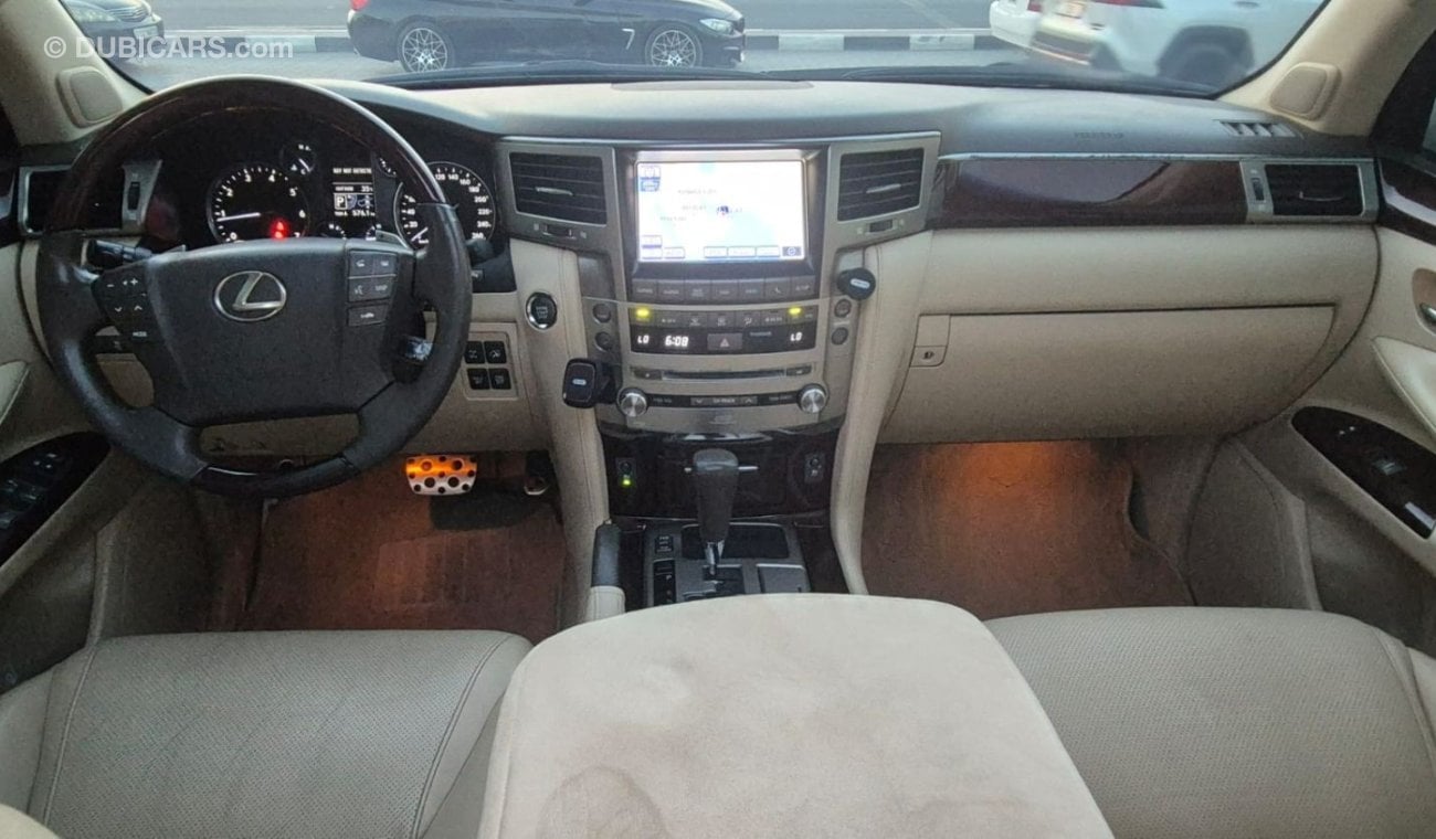 Lexus LX570 2014 Lexus LX570 Sport Platinum (URJ201), 5dr SUV, 5.7L 8cyl Petrol, Automatic, All Wheel Drive. cle