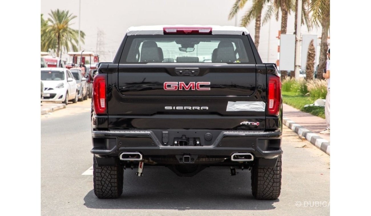 GMC Sierra AT4 4WD CrewCab.