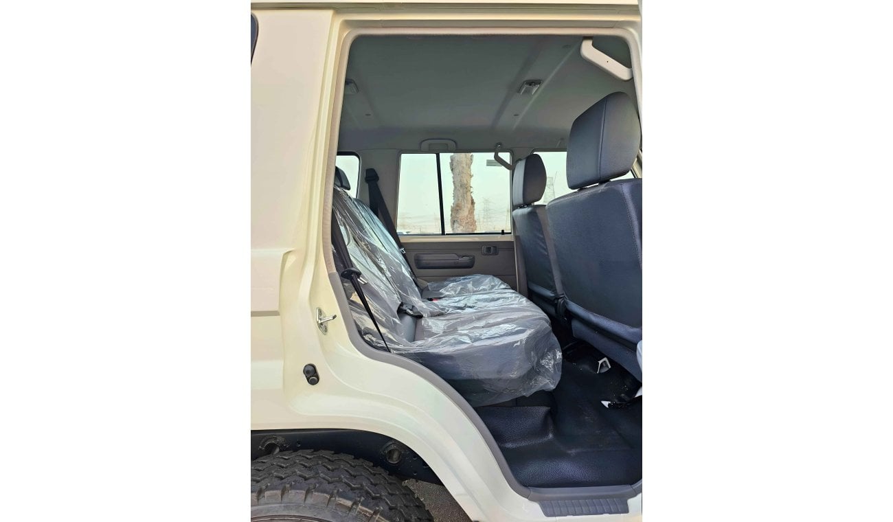 Toyota Land Cruiser Hard Top LC76 / V6 / 4.2L DIESEL / M/T / POWER WINDOWS WITH LEATHER/ 4WD (CODE # 68037)