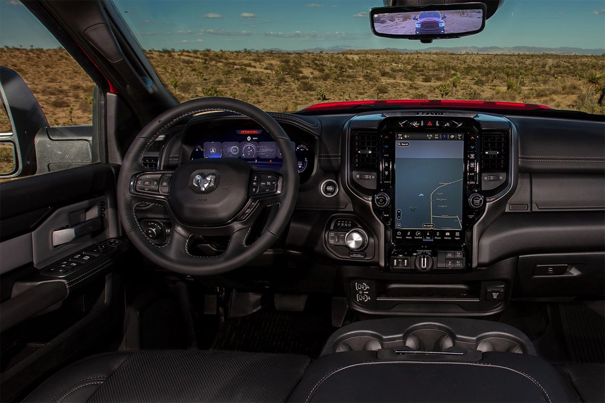 RAM 2500 interior - Cockpit