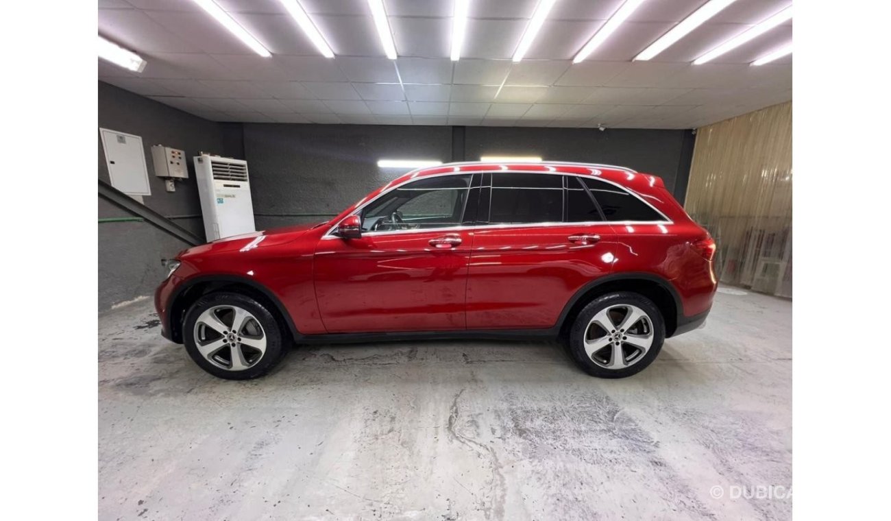 Mercedes-Benz GLC 300 4MATIC USA