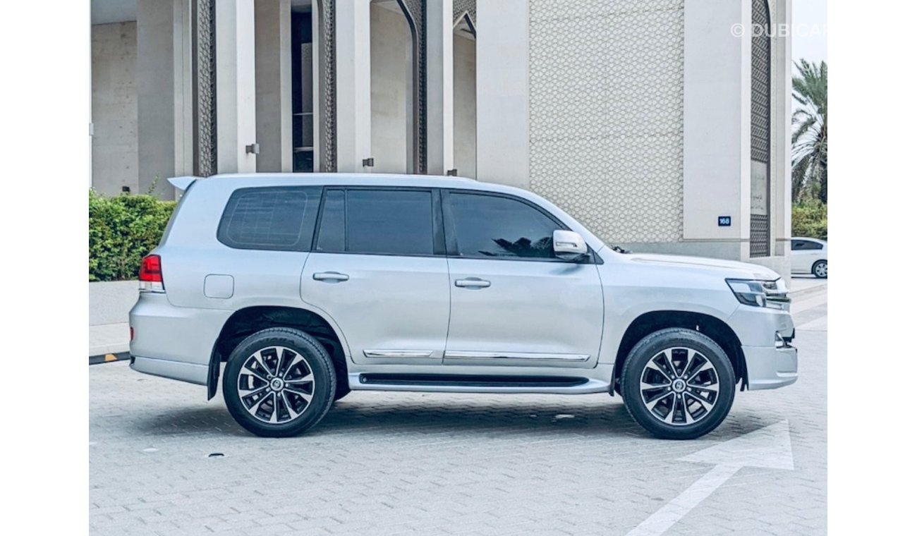 تويوتا لاند كروزر Toyota landcuriser 2019 GXR V6  Petrol  Left  Hand Drive Excellent Condition