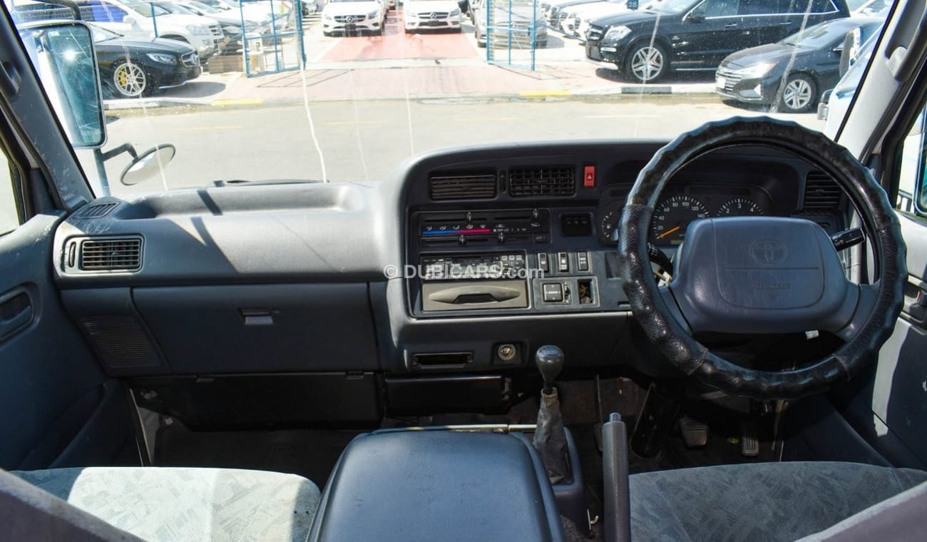 Toyota Hiace Super GL 4WD  0009696