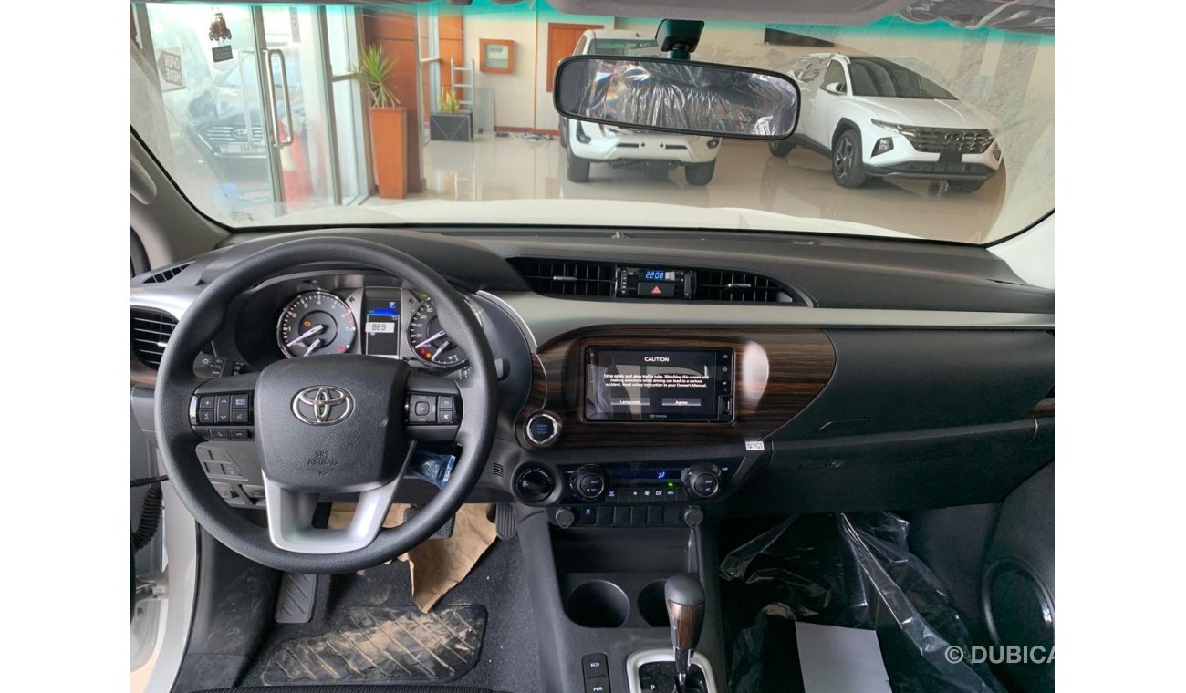 تويوتا هيلوكس TOYOTA HILUX SR5 2.7L V4 WITH PUSH START & REAR CAMERA