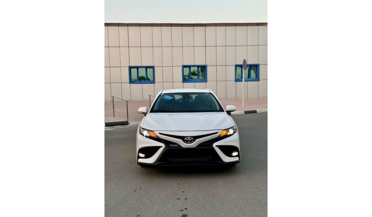 Toyota Camry 2022 SE SPORT LEATHER SEATS LOW KM CANADA SPEC