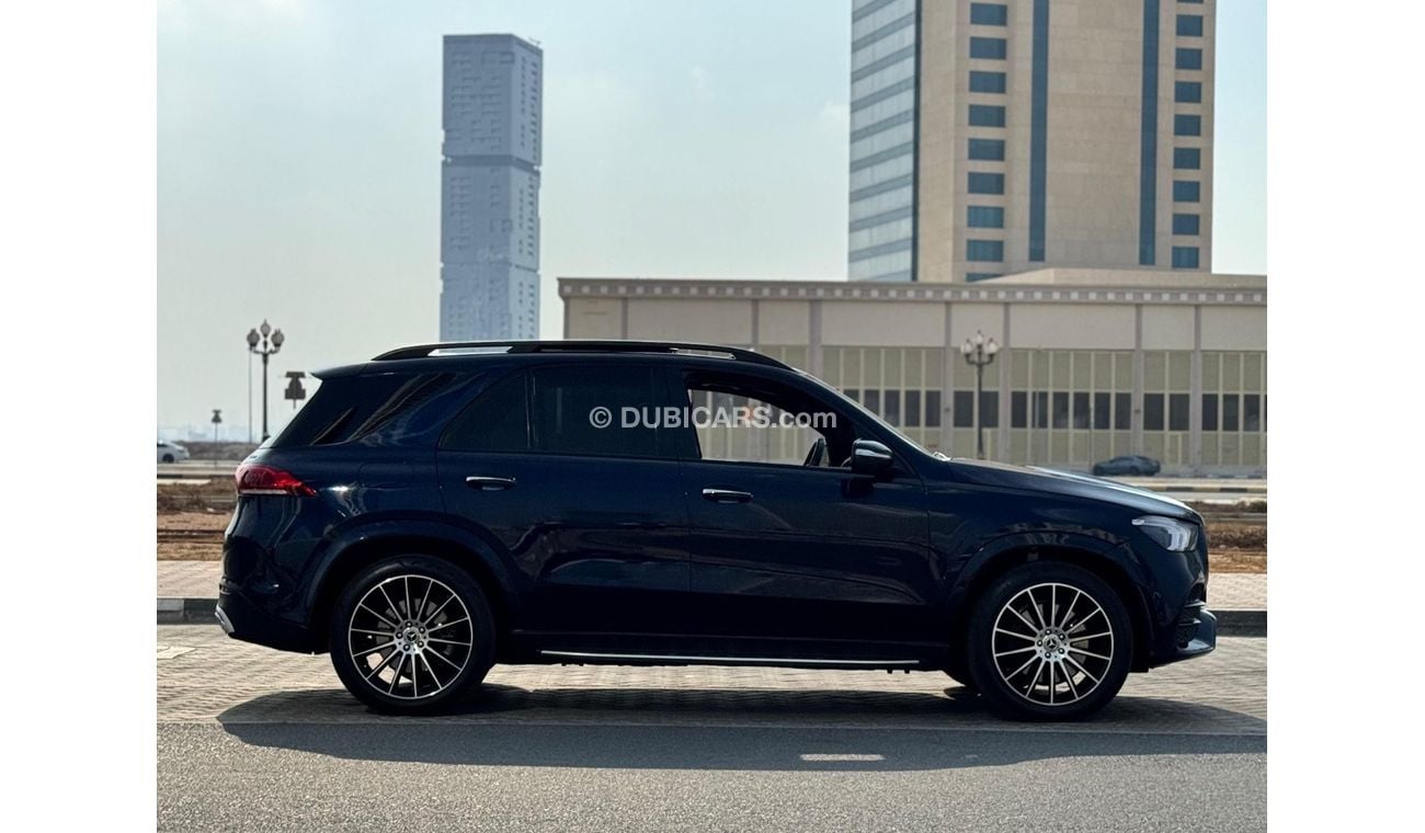 مرسيدس بنز GLE 450 This is a 2021 Mercedes-Benz GLE 450 4MATIC, a luxury mid-size SUV offering a blend of performance, 