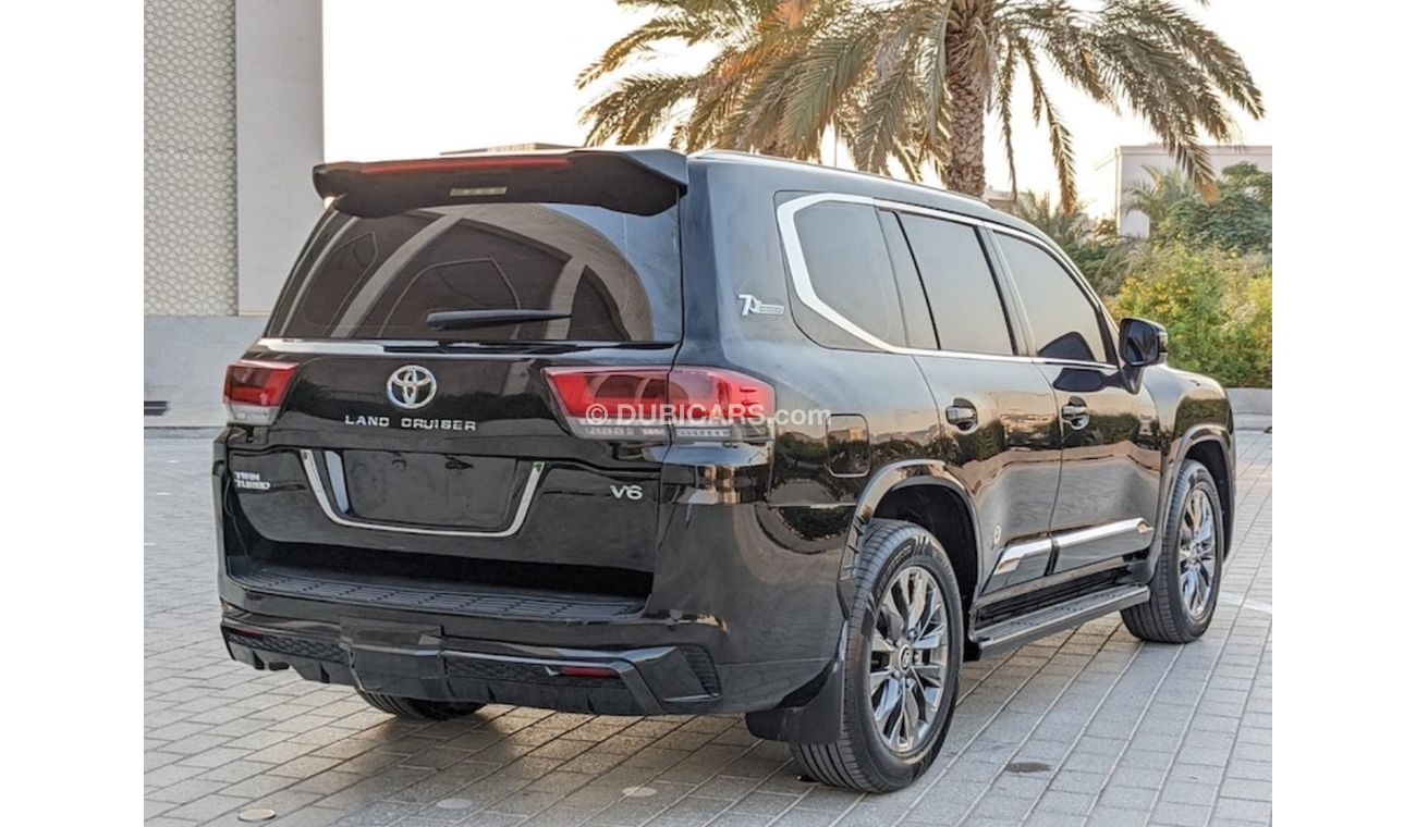 Toyota Land Cruiser 2015 TOYOTA LAND CRUISER FACELIFTED 2024 V6 GCC IN EXCELLENT CONDITION