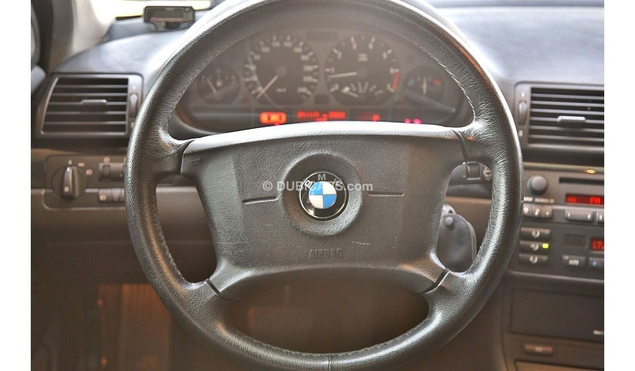 BMW 320i Low mileage V6, Japan