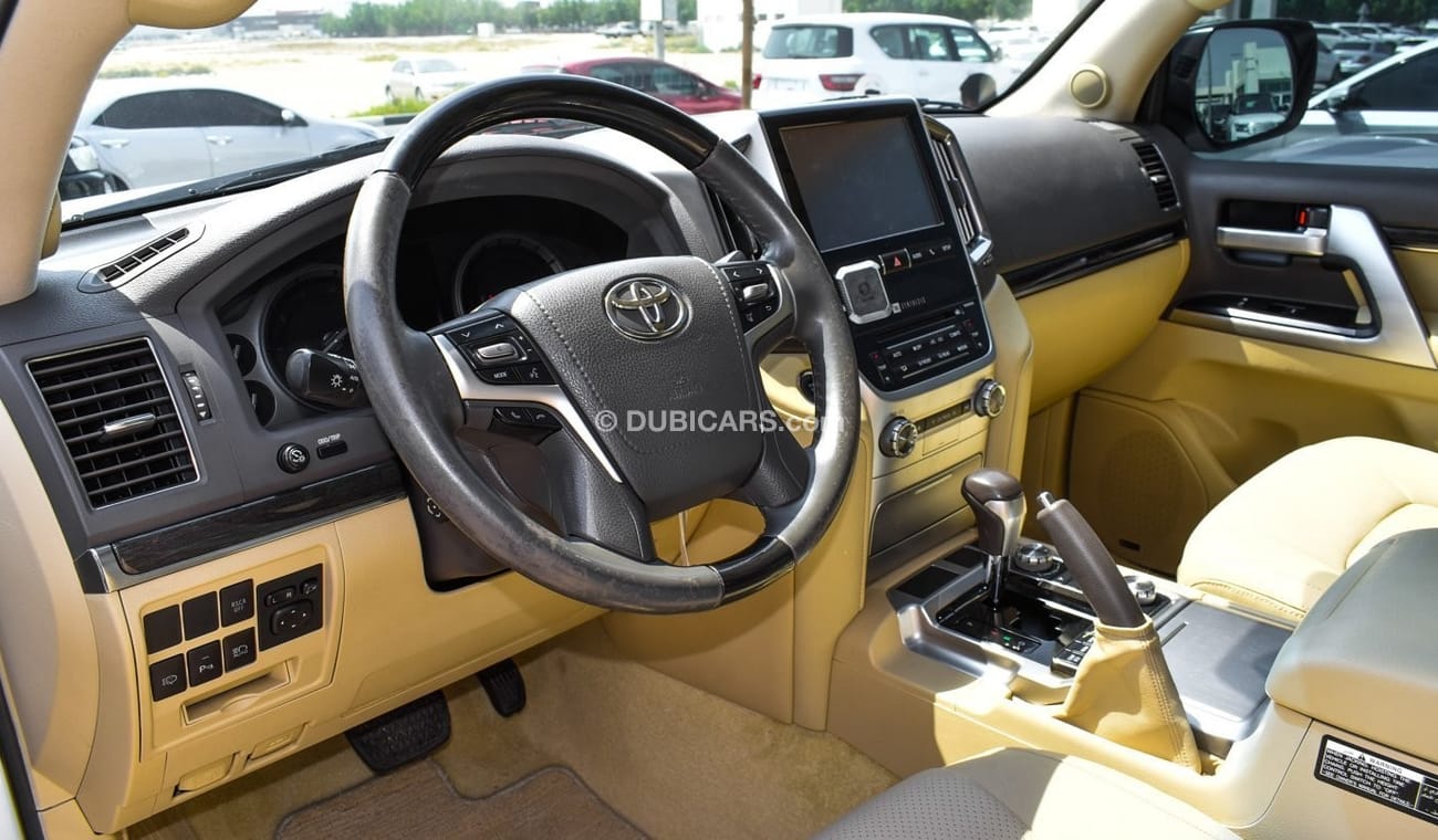 Toyota Land Cruiser VXR V8