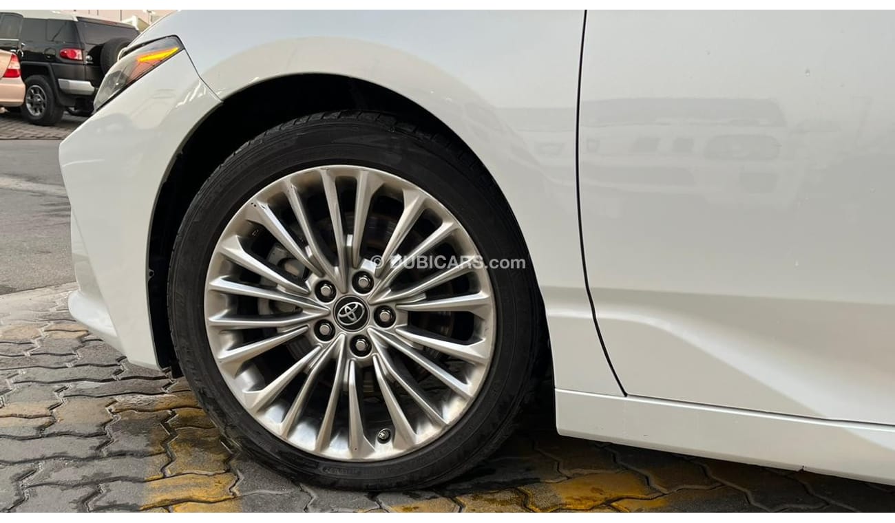 Toyota Avalon Limited Free accident,GCC, Full options, 3.5L, V6