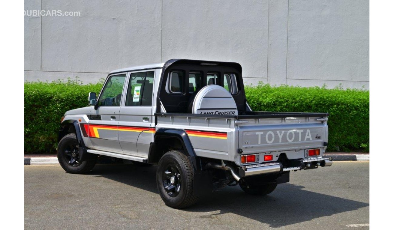 Toyota Land Cruiser Pick Up Double Cab V8 4.5L MT with Differential Lock, Electrical winch - Black Edition