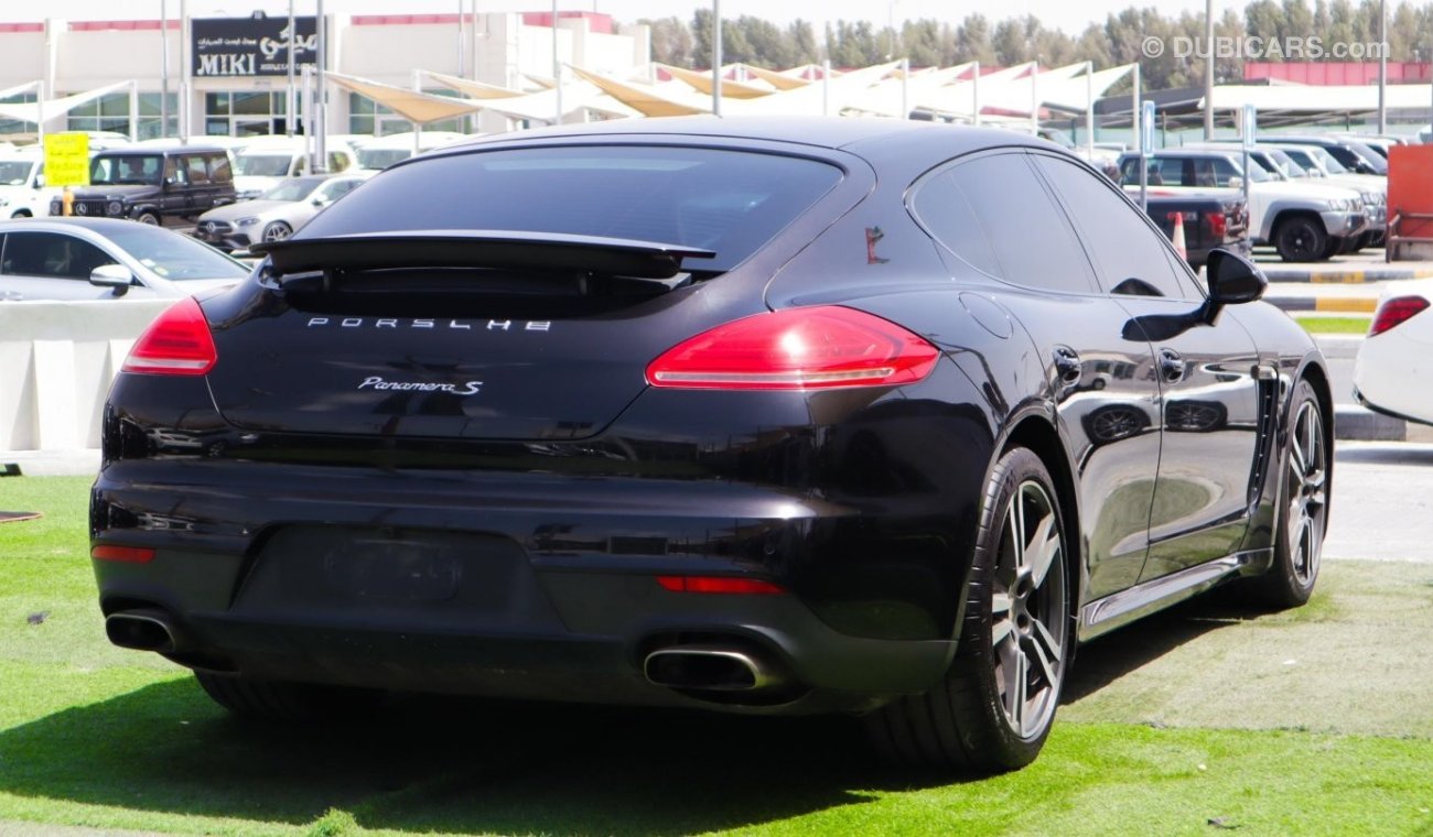 Porsche Panamera S