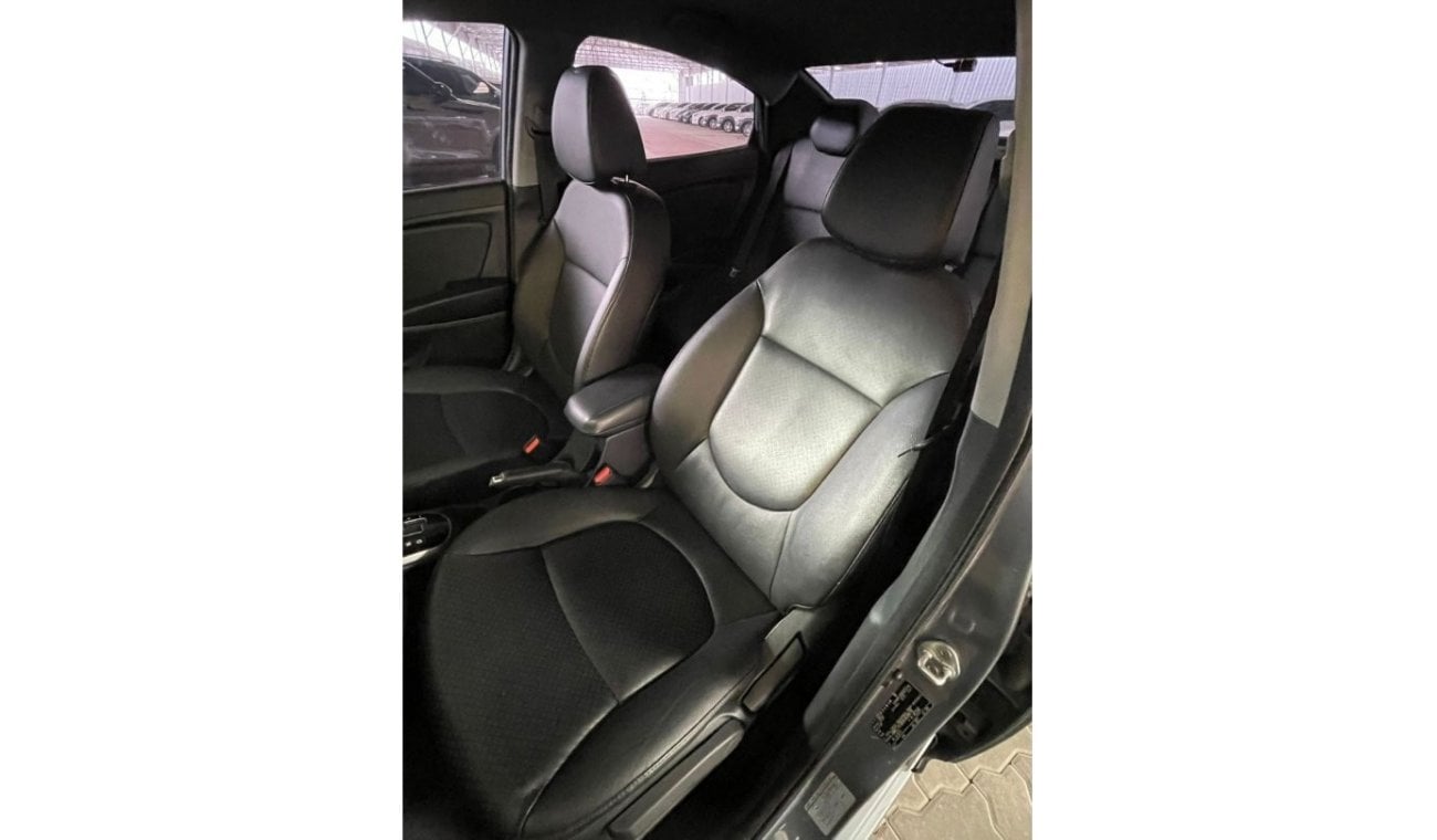 Hyundai Accent Base