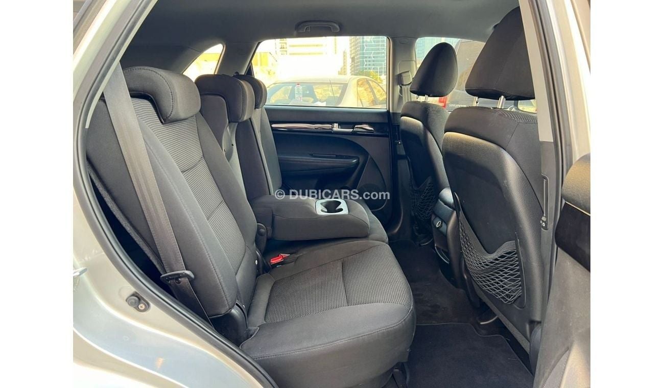 كيا سورينتو Base 2.4L AWD KIA SORENTO GCC 7 SEAT ORGINAL PAINT MODEL / 2014