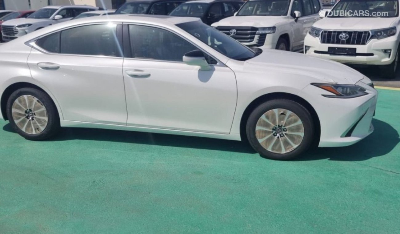 لكزس ES 300 2.5 L  HYBRIED  2024 MODEL GCC