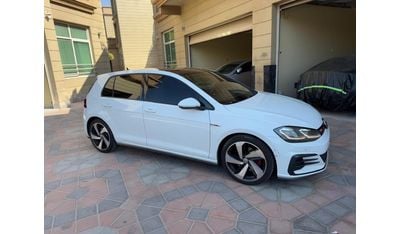 فولكس واجن جولف GTI